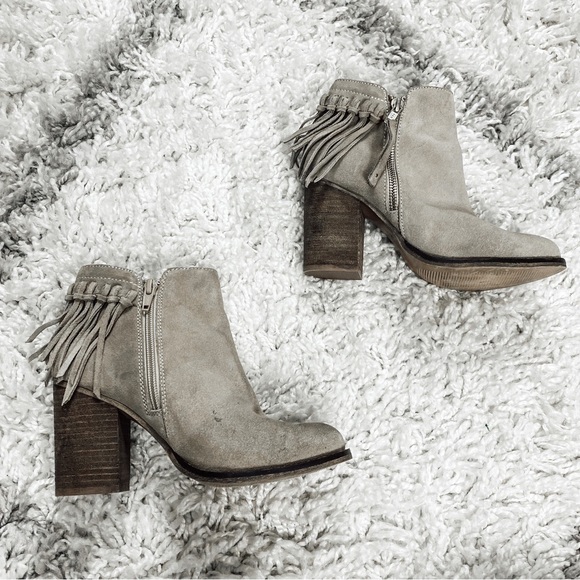Aldo Tan Boho Ankle Booties with Fringe Details Size 6 - Picture 3 of 9